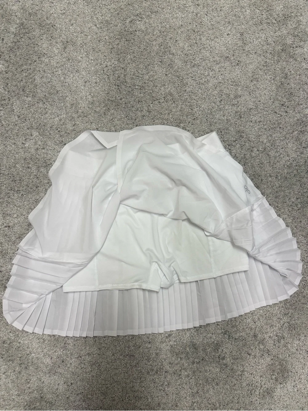 ALO Yoga crisp white