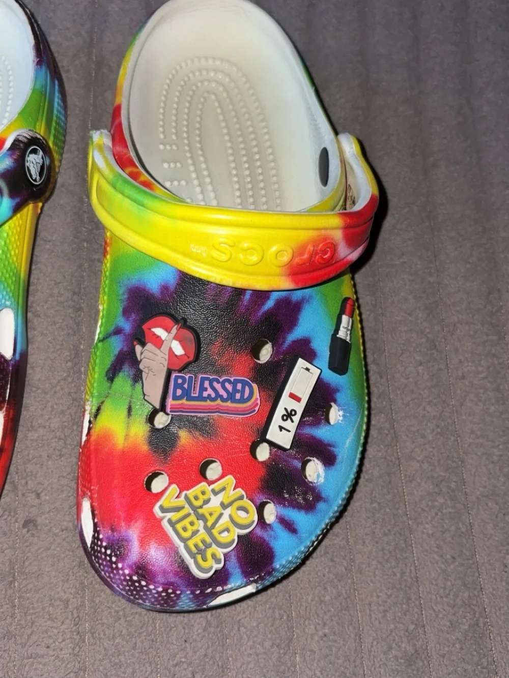 CROCS colorful tie