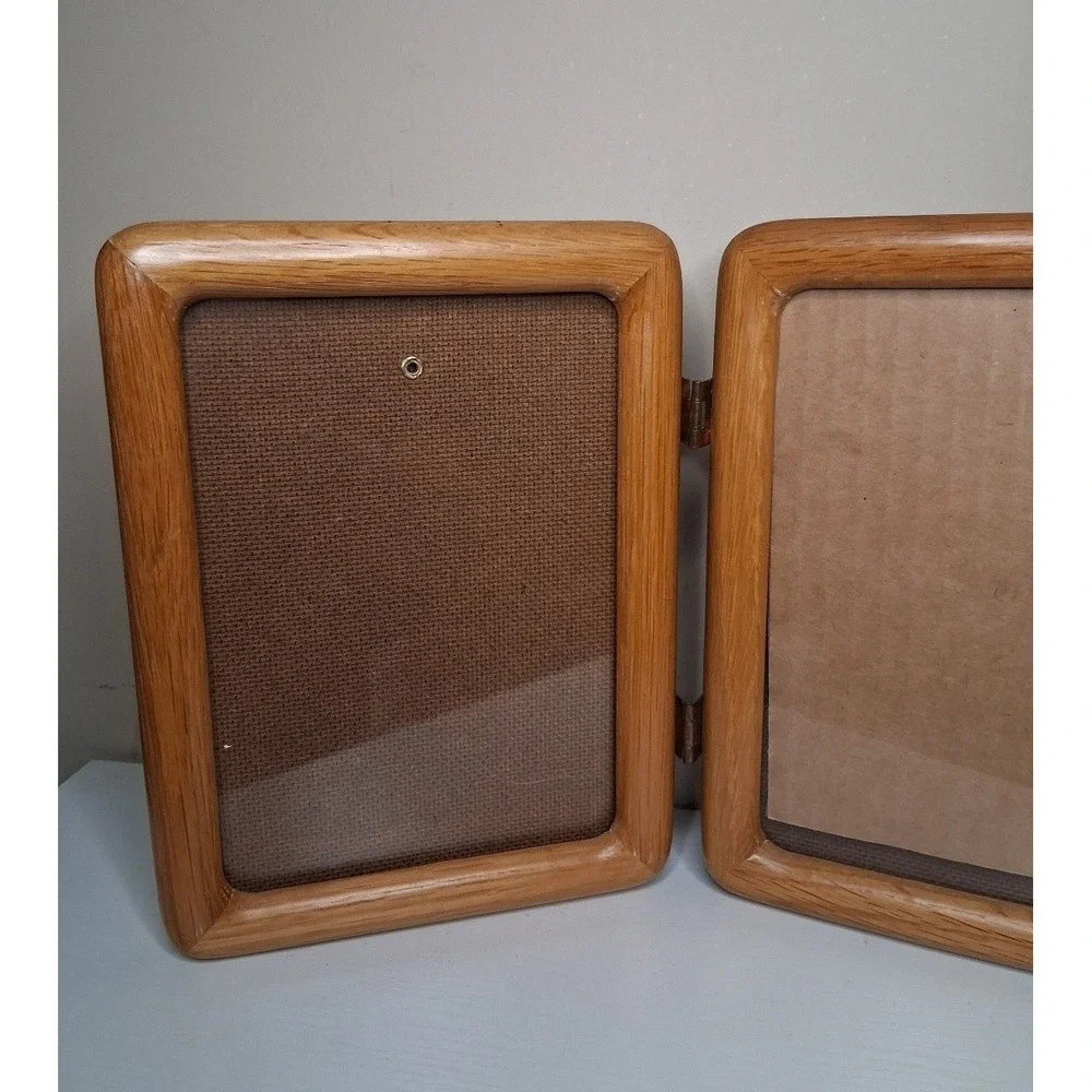 Vintage Oak Double Hinged 5x7 Picture Frame Made in Thailand Folding Desktop