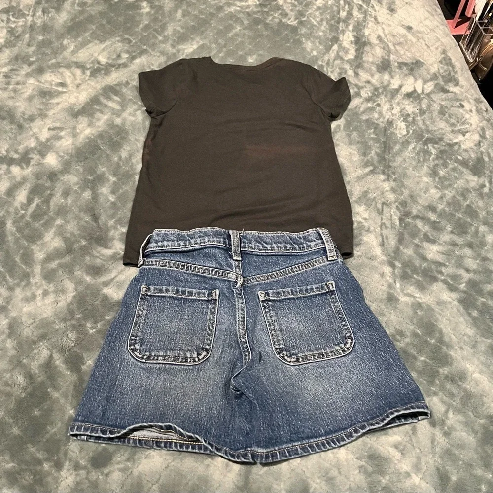 Old Navy Charcoal Graphic Tee and Blue Denim‎ Shorts