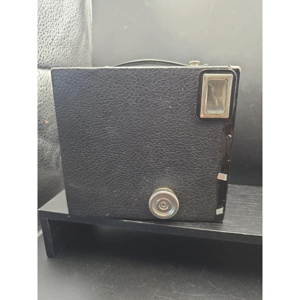 Brownie Target Six-16 Art Deco Box Camera - Eastman Kodak USA - 1940s - VINTAGE