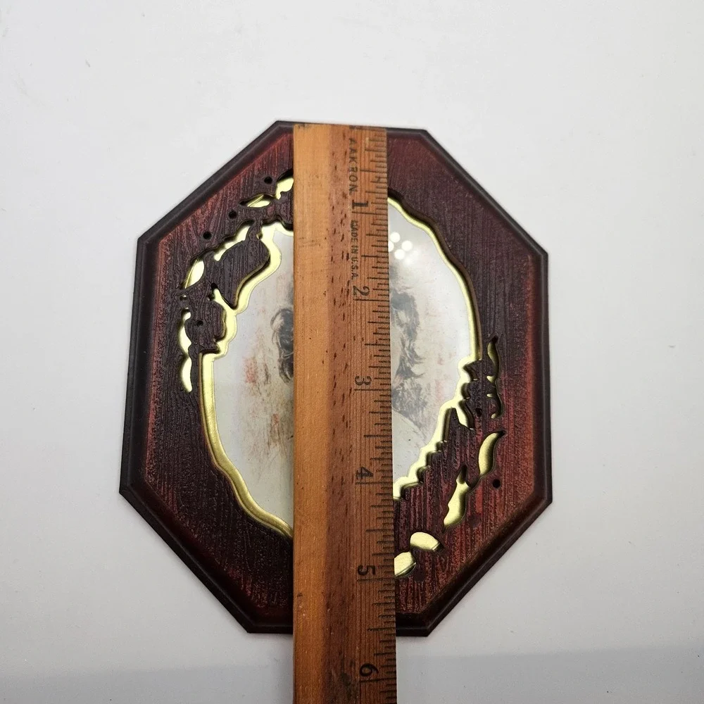 N/A faux finds closely
