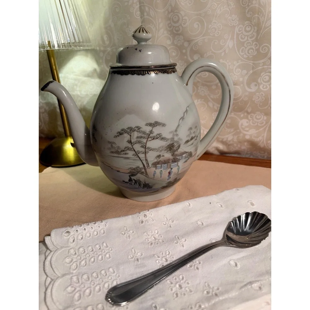 Antique Japanese Teapot, Meiji Era Porcelain, Hand Painted Mt Fuji,‎ Signed