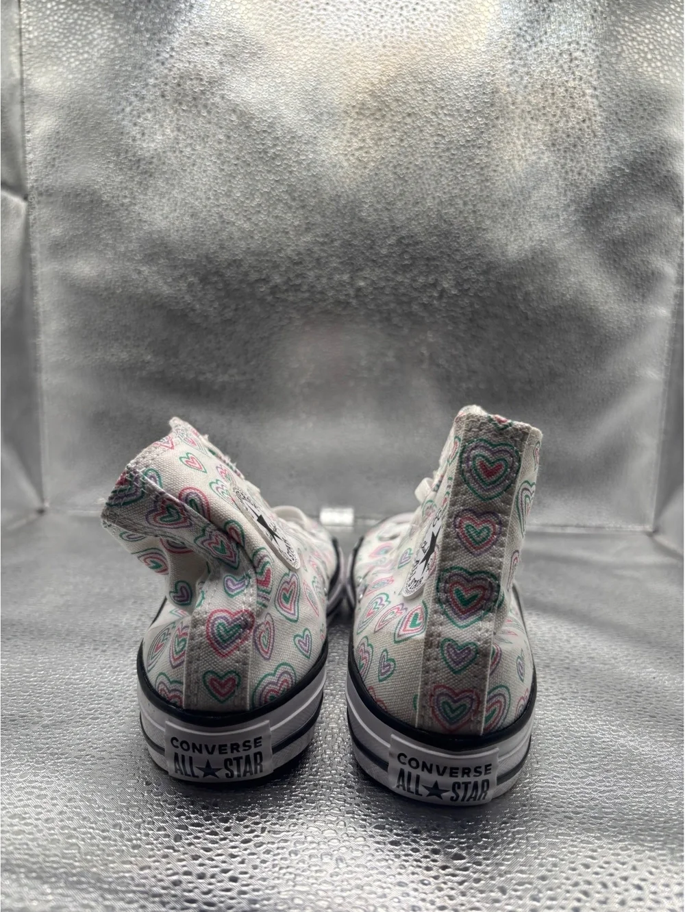 Converse low same size
