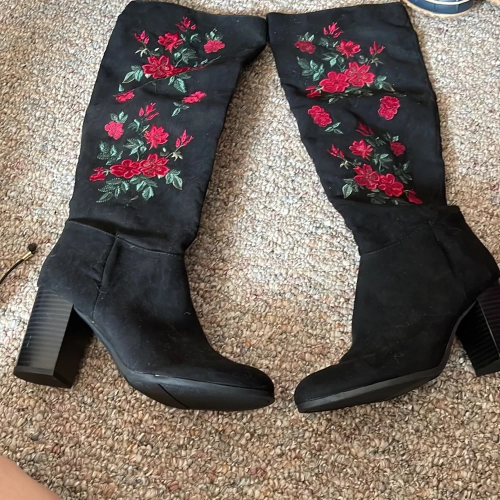 libby. edelman embroidery size floral