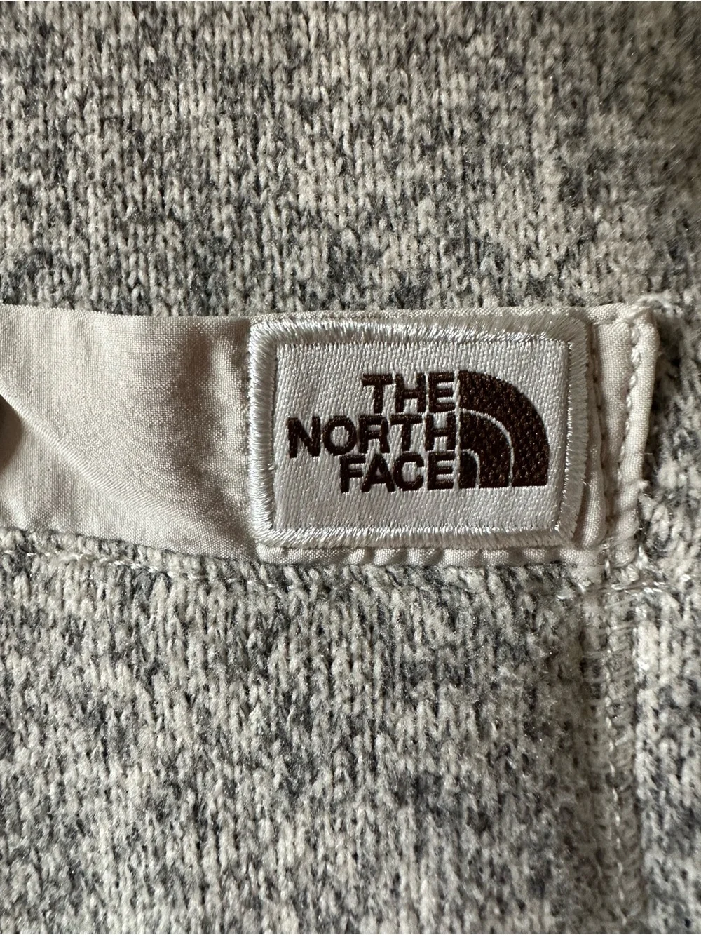 The North Face Men’s Quarter Zip Fleece Pullover