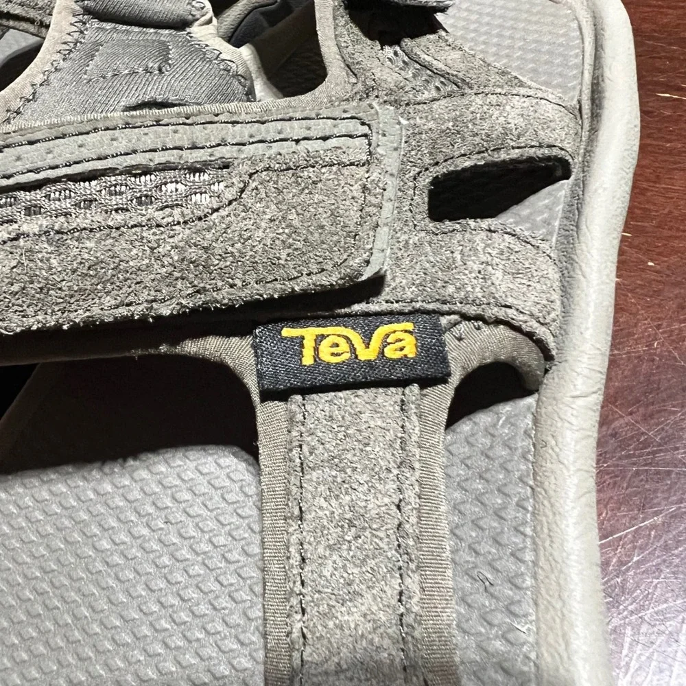 Teva shopping sandal excellent