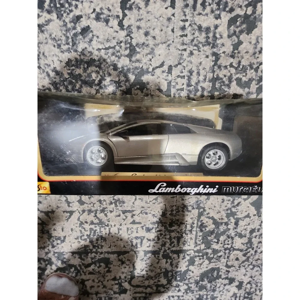 Maisto Special Edition 1:18 Lamborghini Murcielago Silver Diecast Model Car