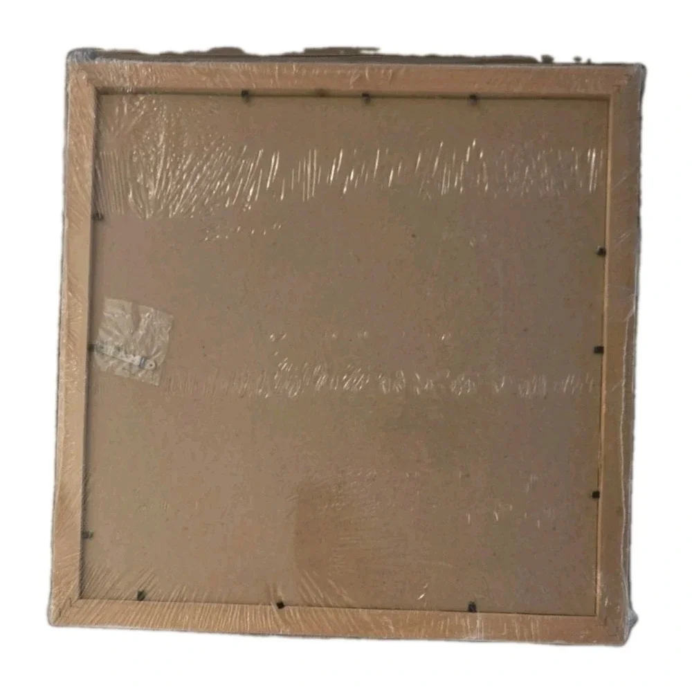 Decorel 14x14 wall