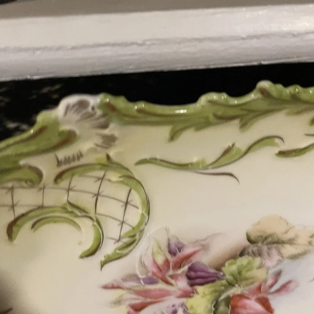 N/A this antique