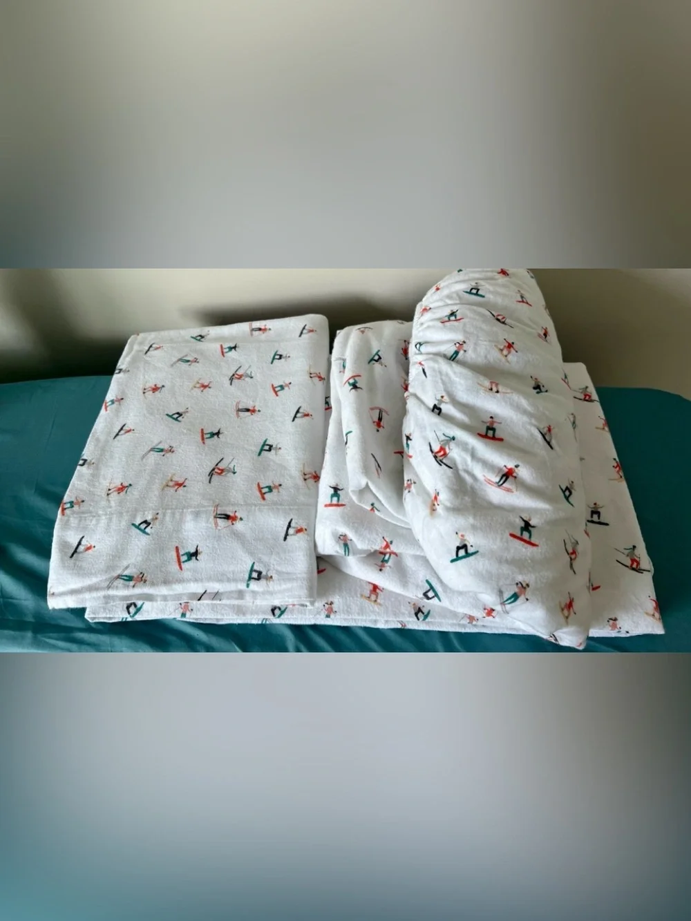 Great Bay Home Skiing Flannel Bed Sheets Set - Queen 100% Cotton