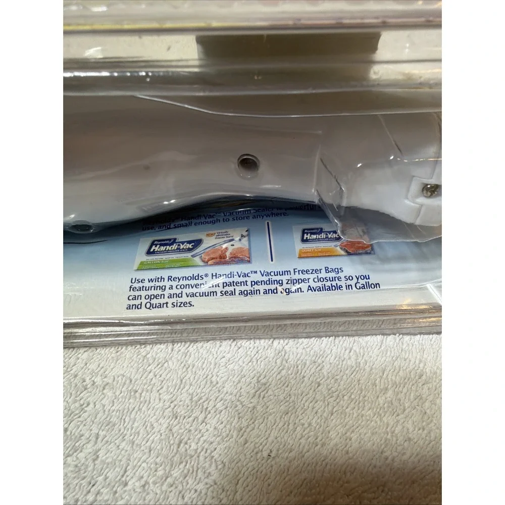 Reynolds Handi-Vac Vacuum Sealer Freezer Storage Bag Starter Kit w/ 3 Quart Bags