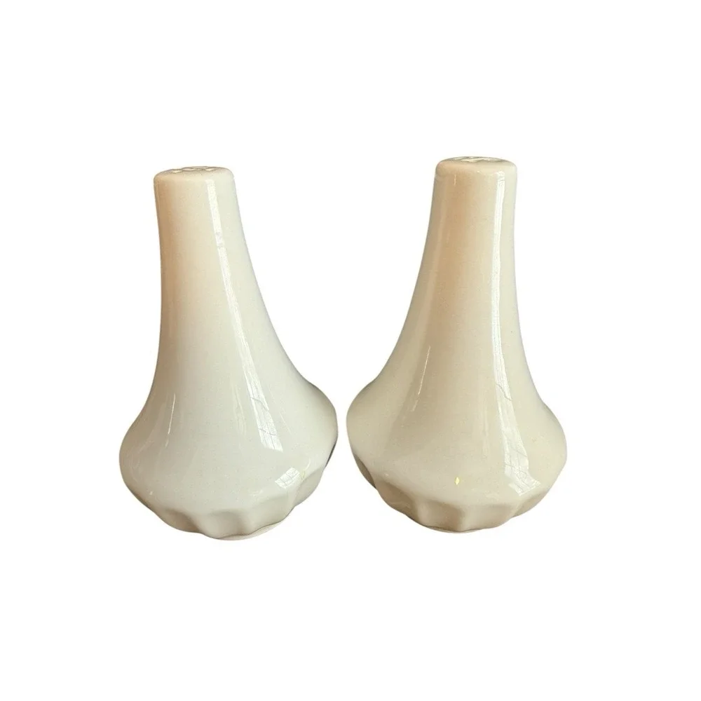J G Meakin‎ White Ceramic Salt & Pepper Shakers-Made In England; 5.25