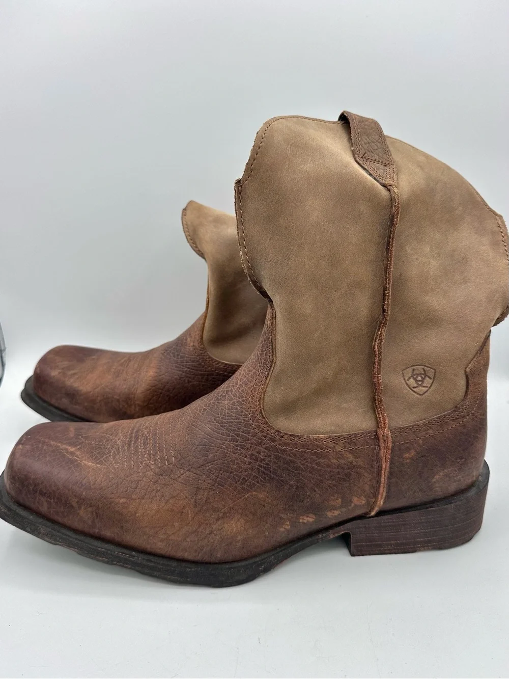 Ariat Men’s Rambler Square Toe Western Boots