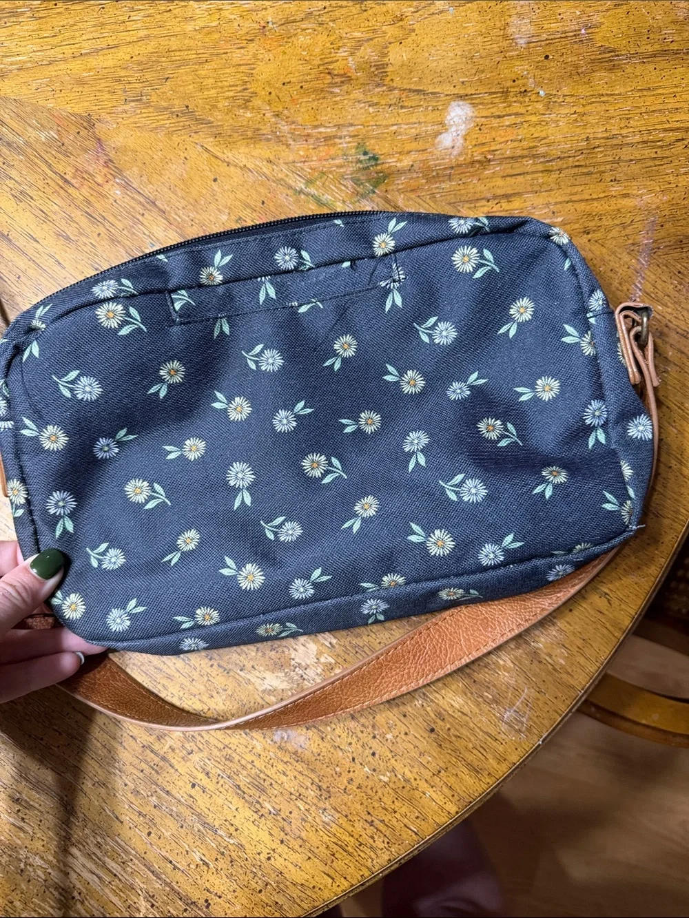 thirty-one navy floral crossbody with brown strap