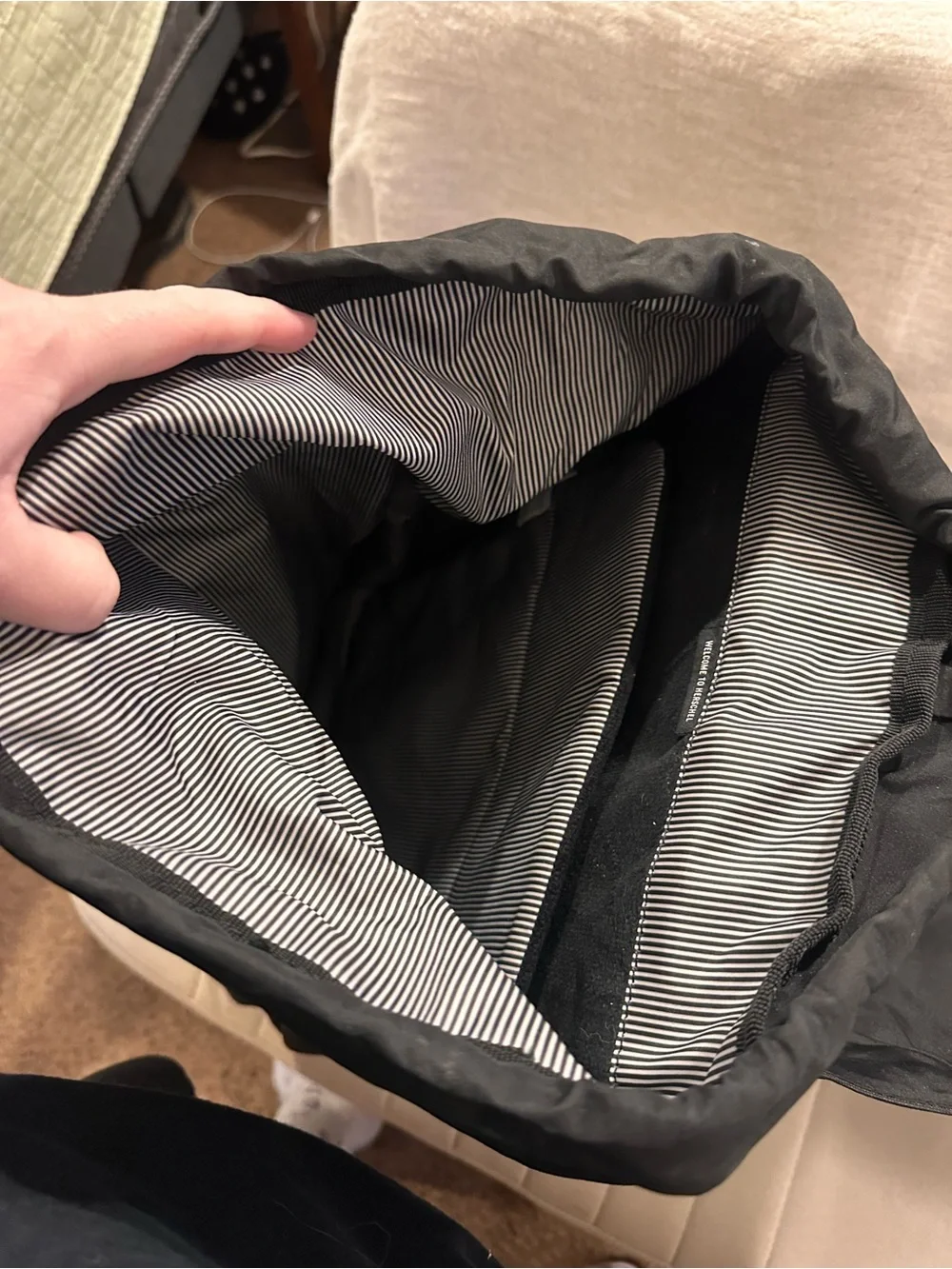 Herschel Supply Company magnetic closures