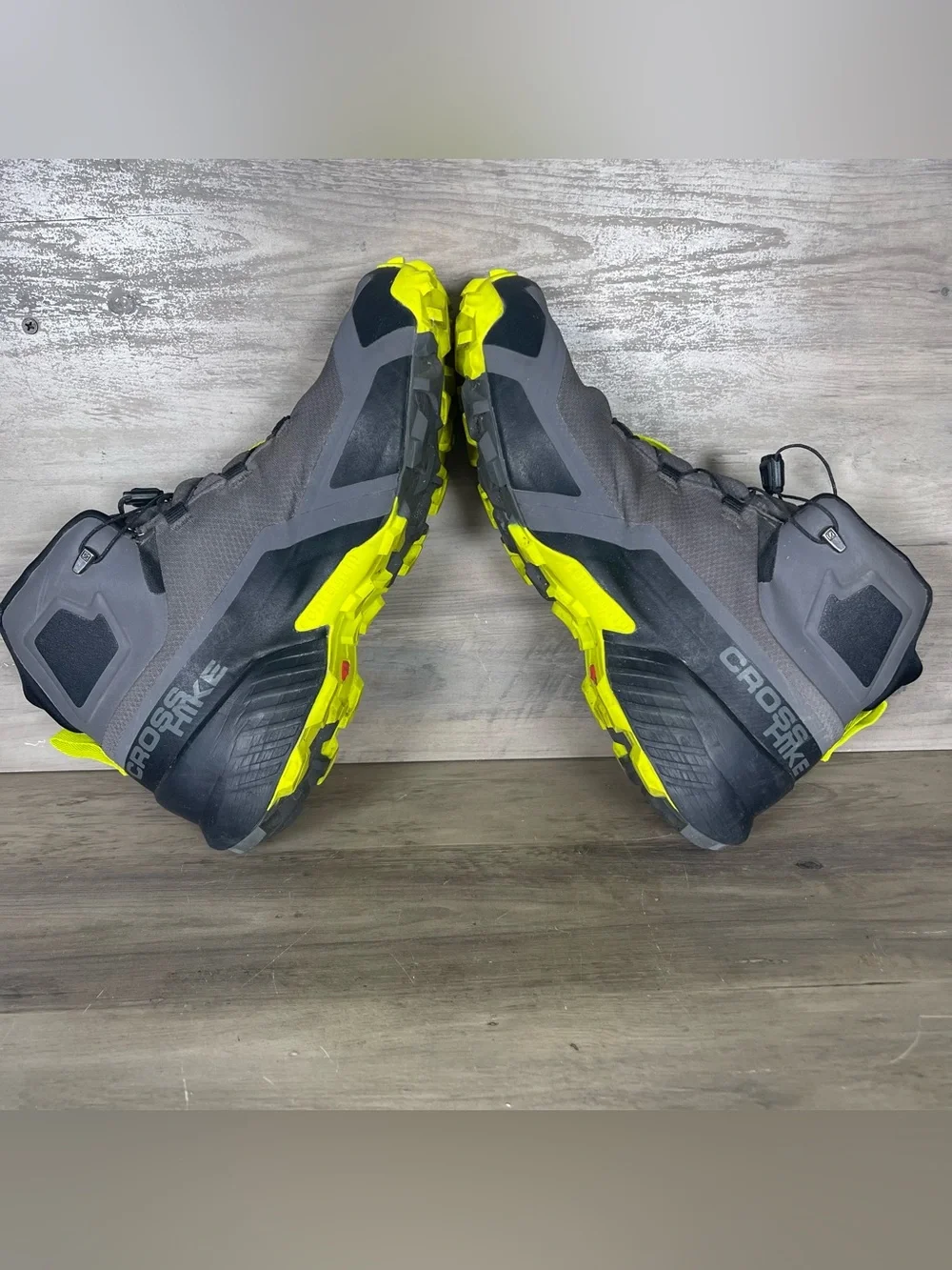 Salomon cross hike