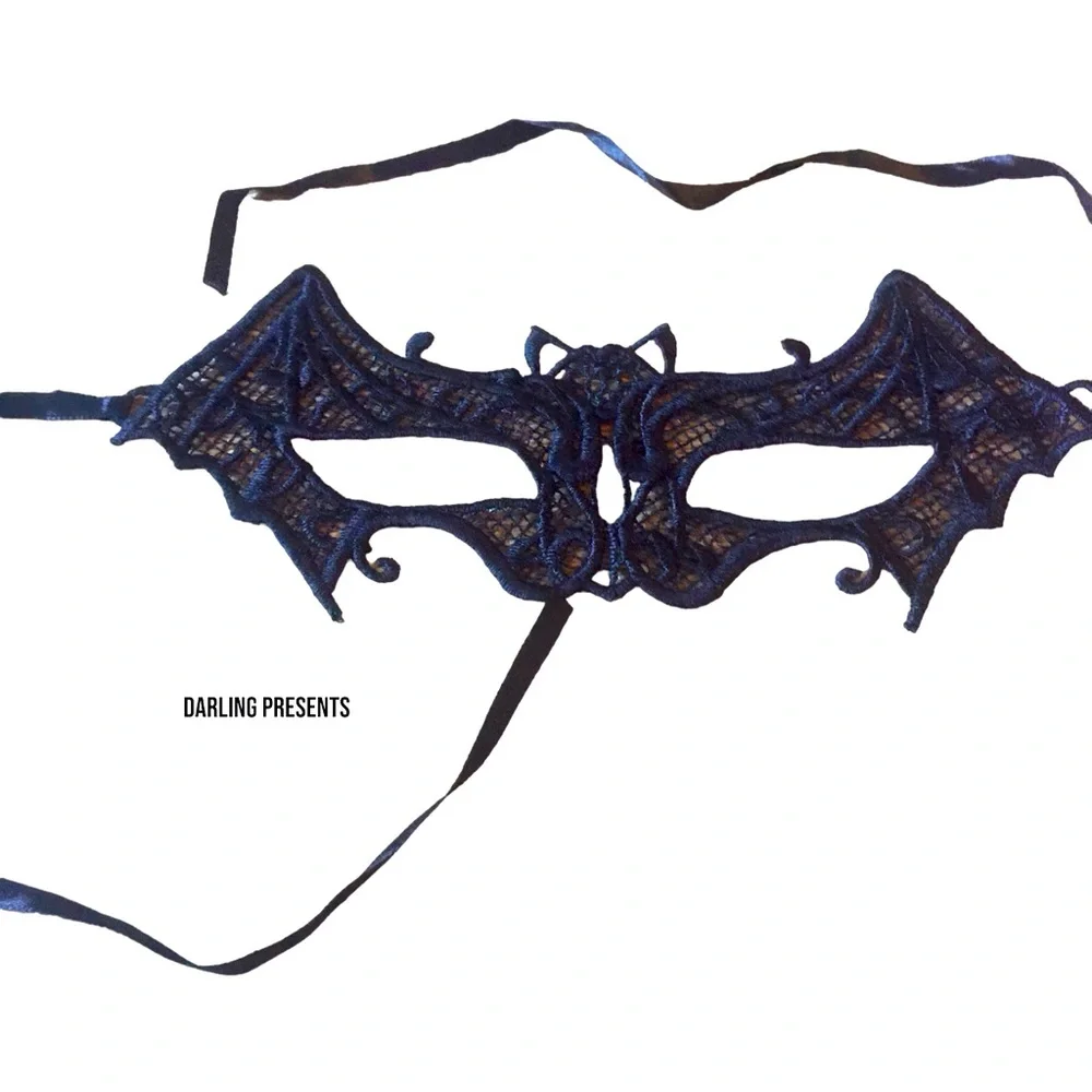 DARLING PRESENTS bat lace