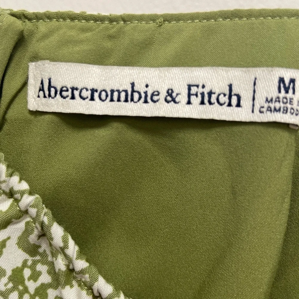 Abercrombie & Fitch cute green
