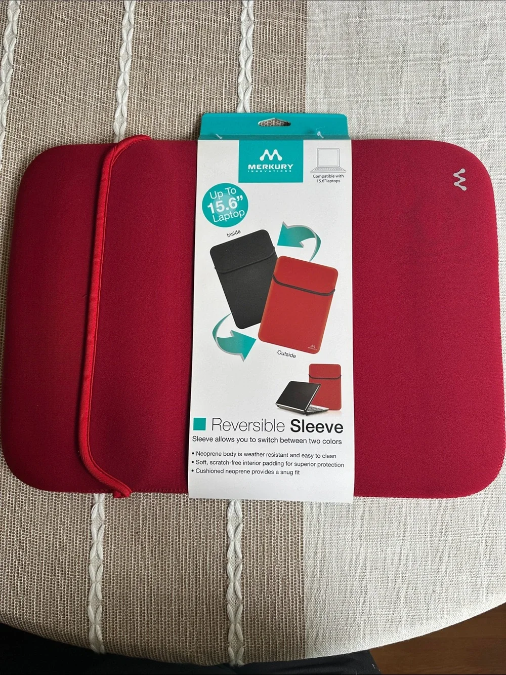 Merkury Reversible Laptop Sleeve - Red