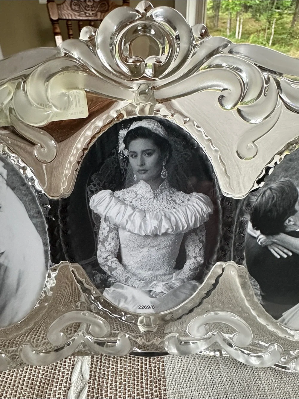 Mikasa Princess Frosted Lead Crystal Triple Oval Photo Frame 13.25”