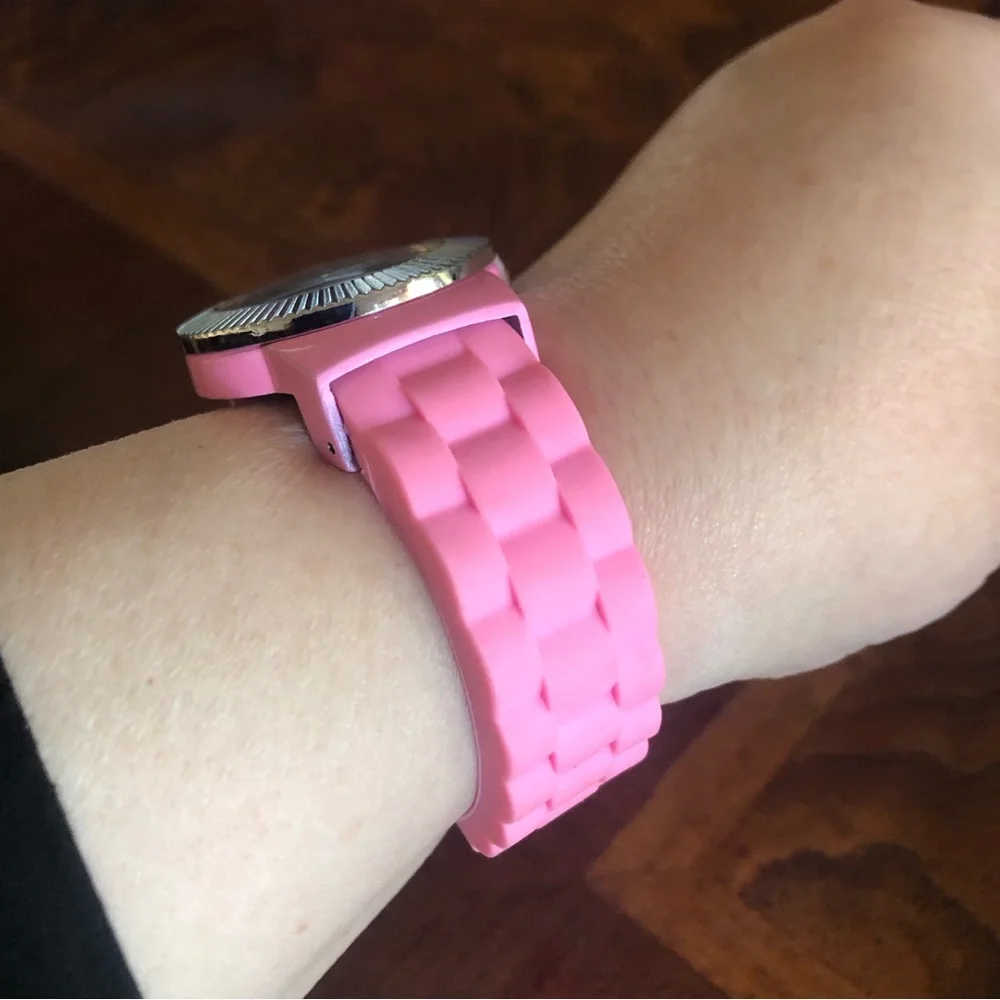 Geneva ladies bubblegum