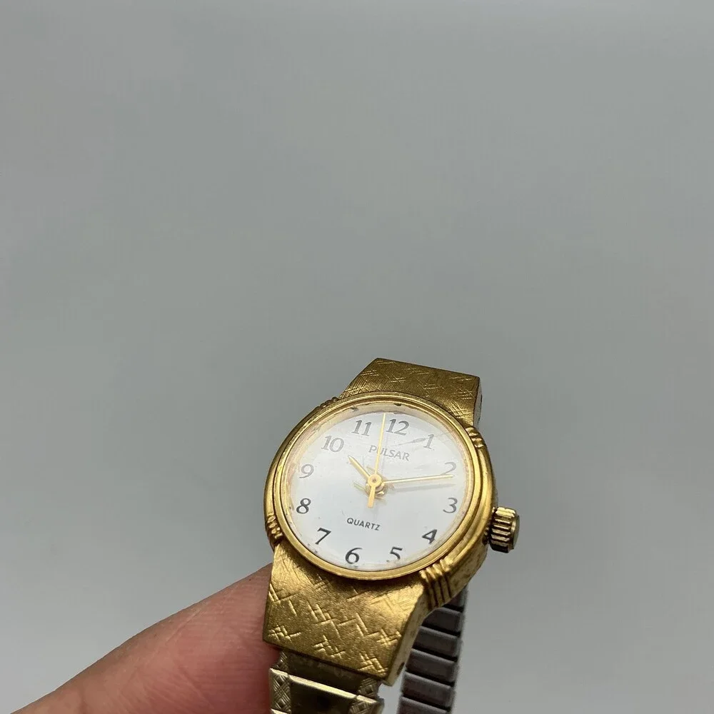 Vintage Pulsar Womens Watch 19mm White Dial Gold Tone Bracelet New Battery