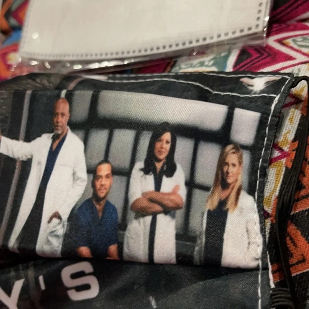 6/$20 New Grey’s Anatomy face mask