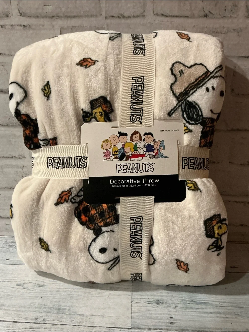 Peanuts nwt white