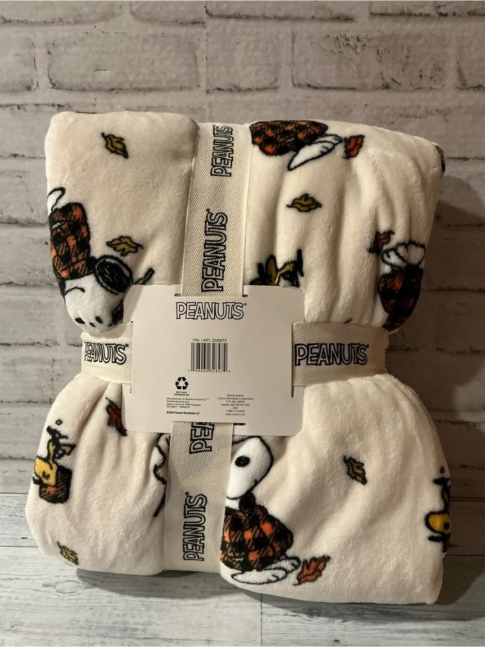 Peanuts nwt white