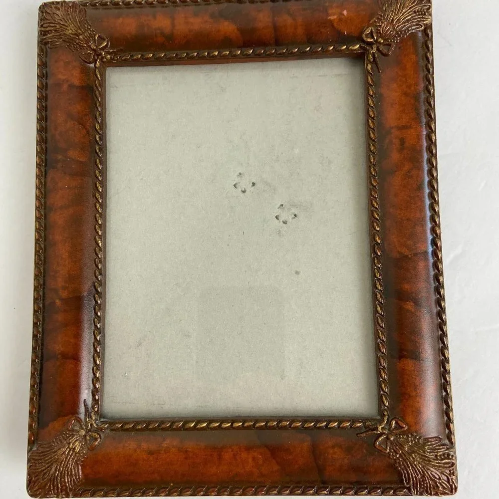 Vintage  Picture Frame Made in Taiwan