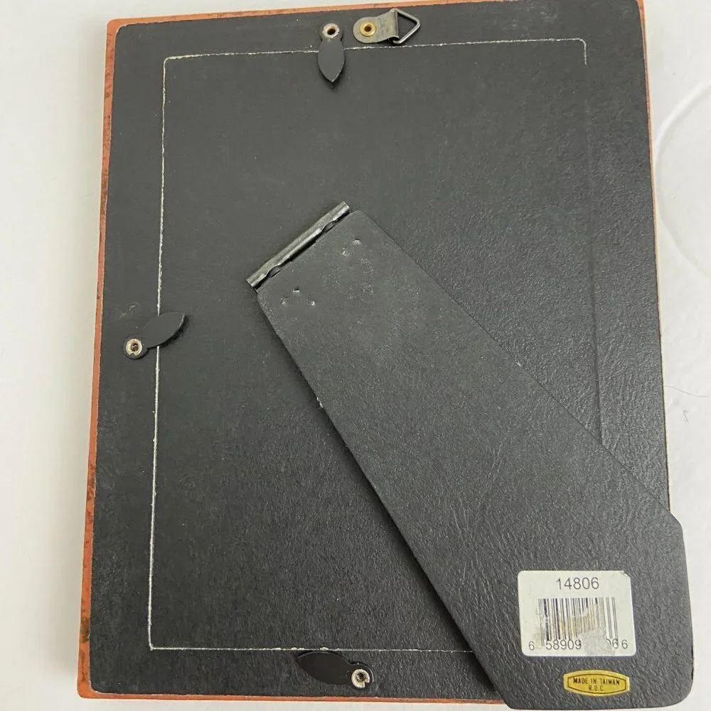 Vintage  Picture Frame Made in Taiwan