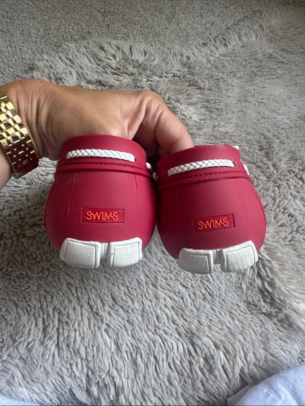 Swims signal red