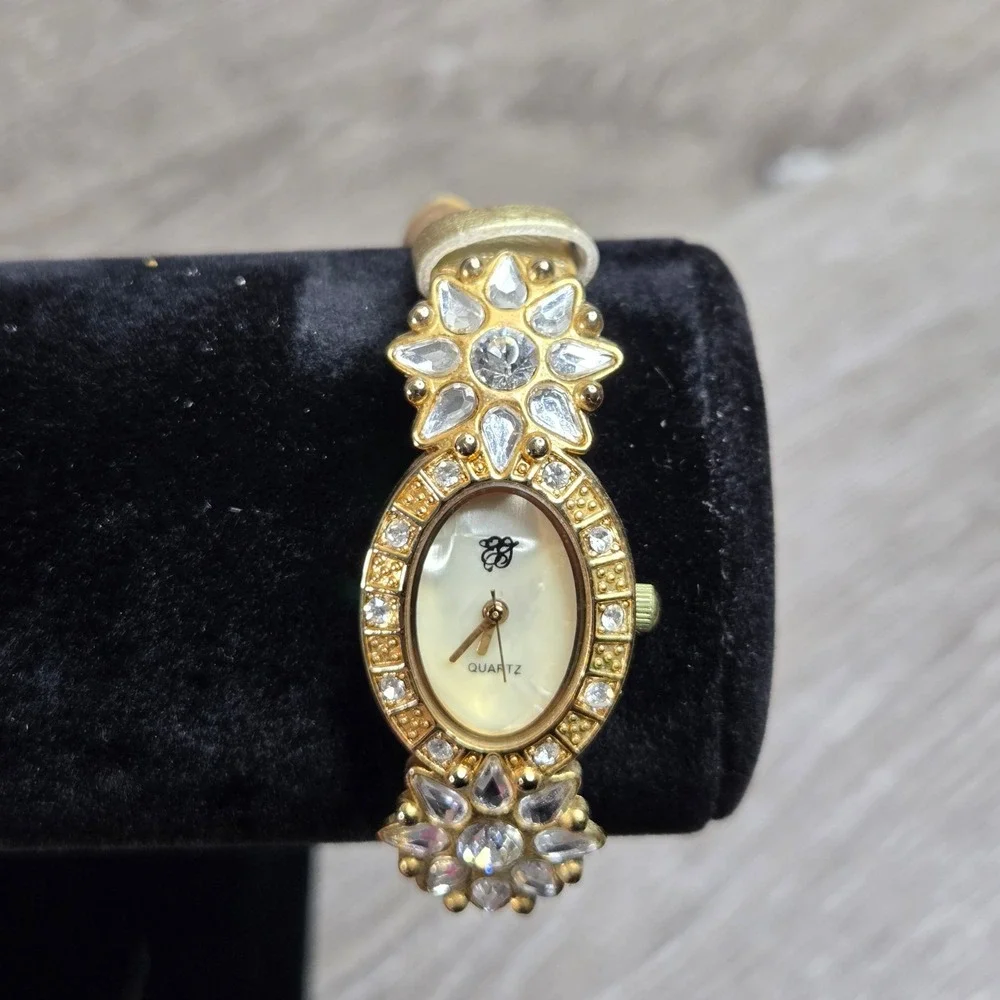 Elizabeth Taylor ET Anniversary women's watch Edition Gold Tone Watch Floral Cry