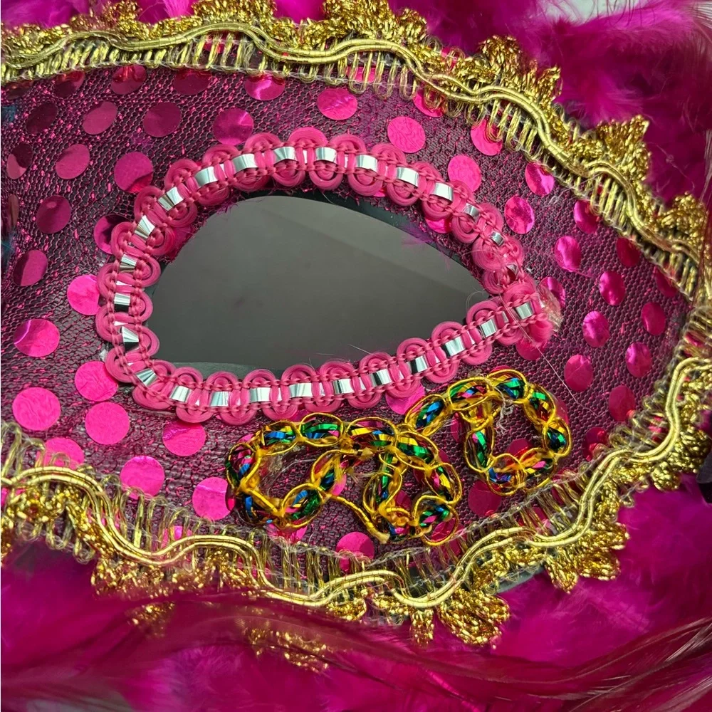 N/A pink feathers