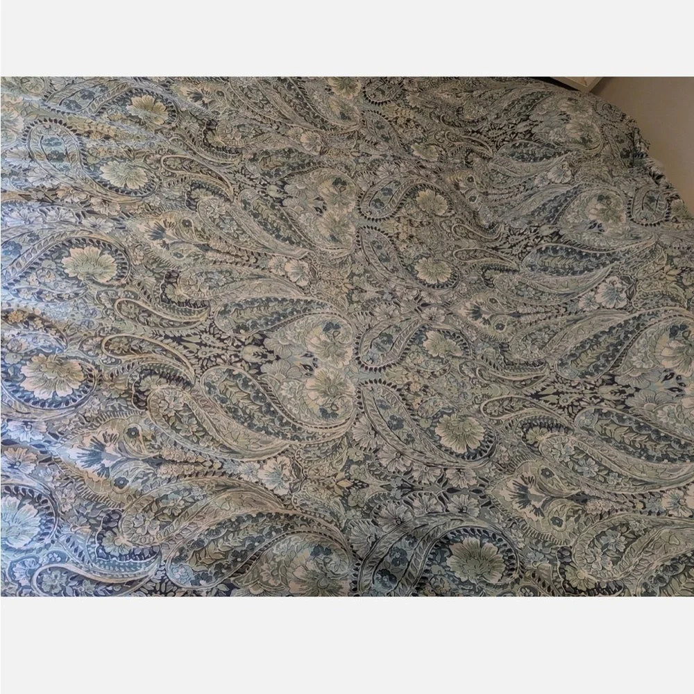 Pottery Barn elegant duvet