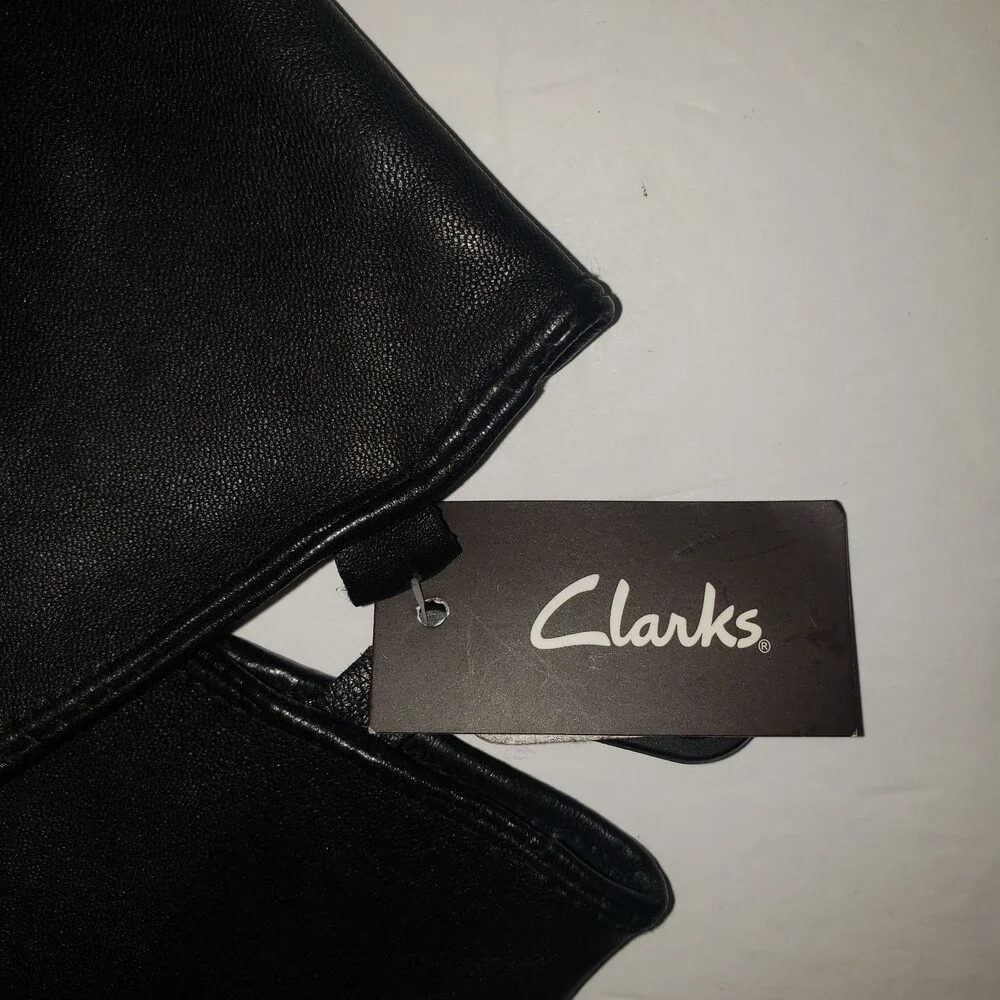 Clarks snaps leather