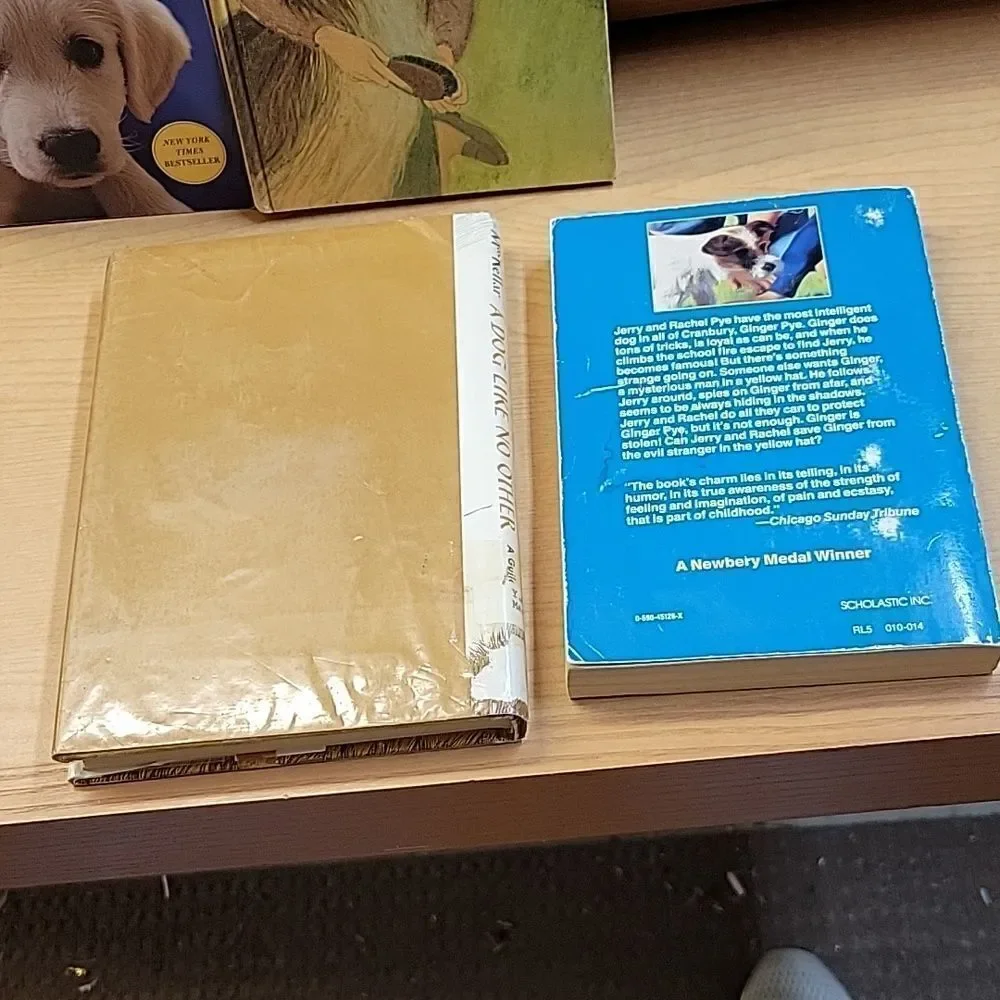 Dogs & Puppy Tales - 8 paperback books about dogs‎