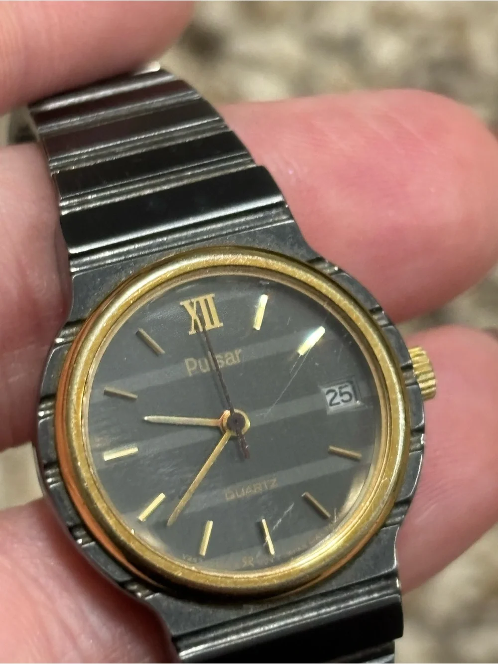 Pulsar Women's Quartz Analog Dress Watch Black Dial Date Gold Bezel Bracelet.