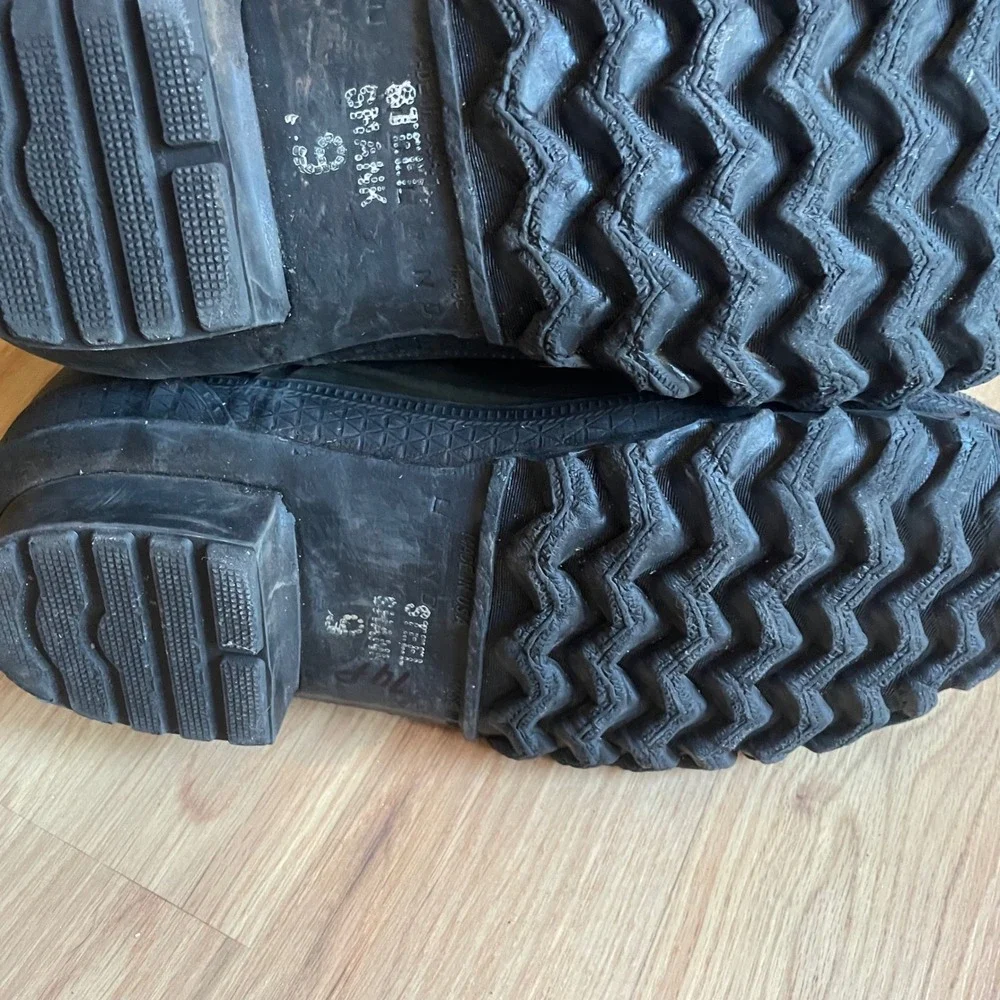 LaCrosse mens size