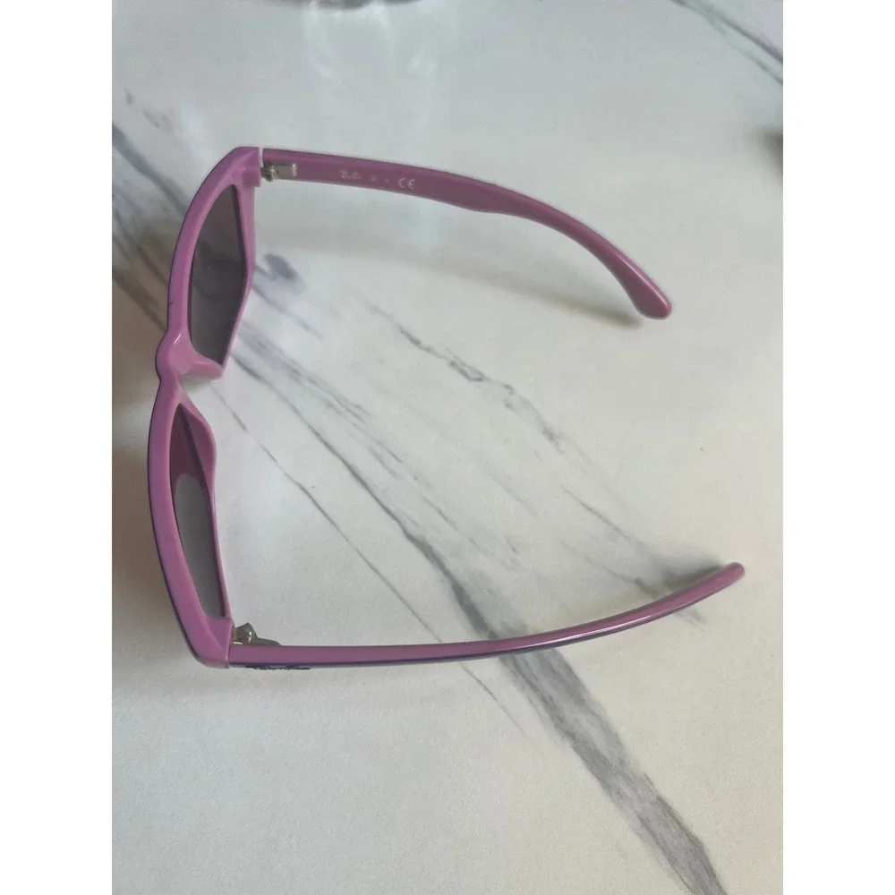 Ray-Ban stylish eyewear