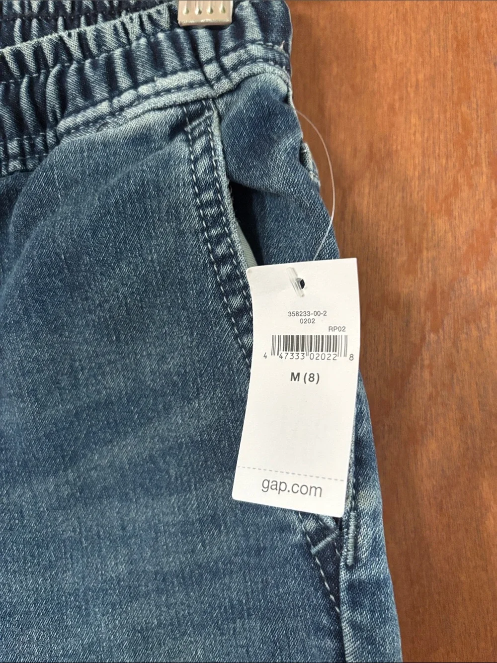 GAP movement tops