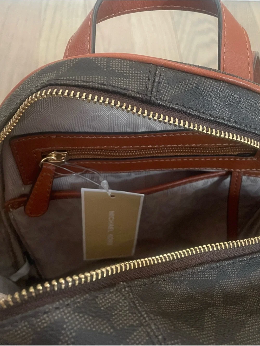 Michael Kors compact michael
