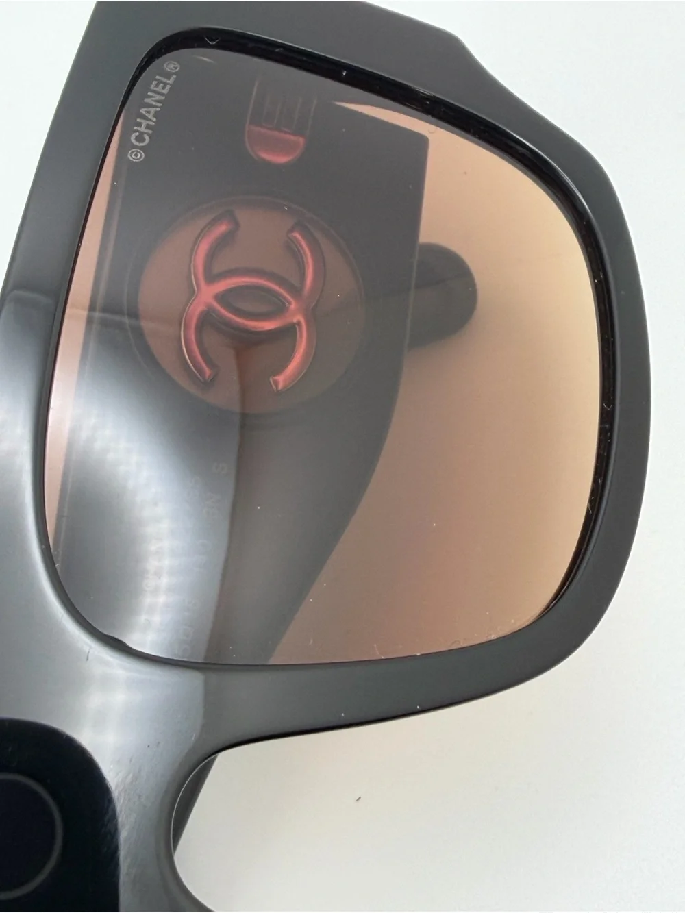 CHANEL silhouette sunglasses material
