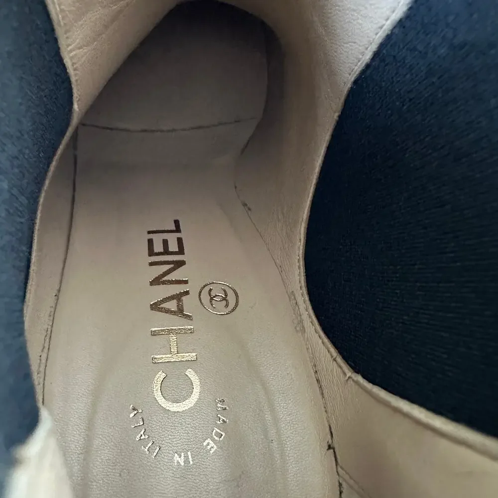 CHANEL minji elegant