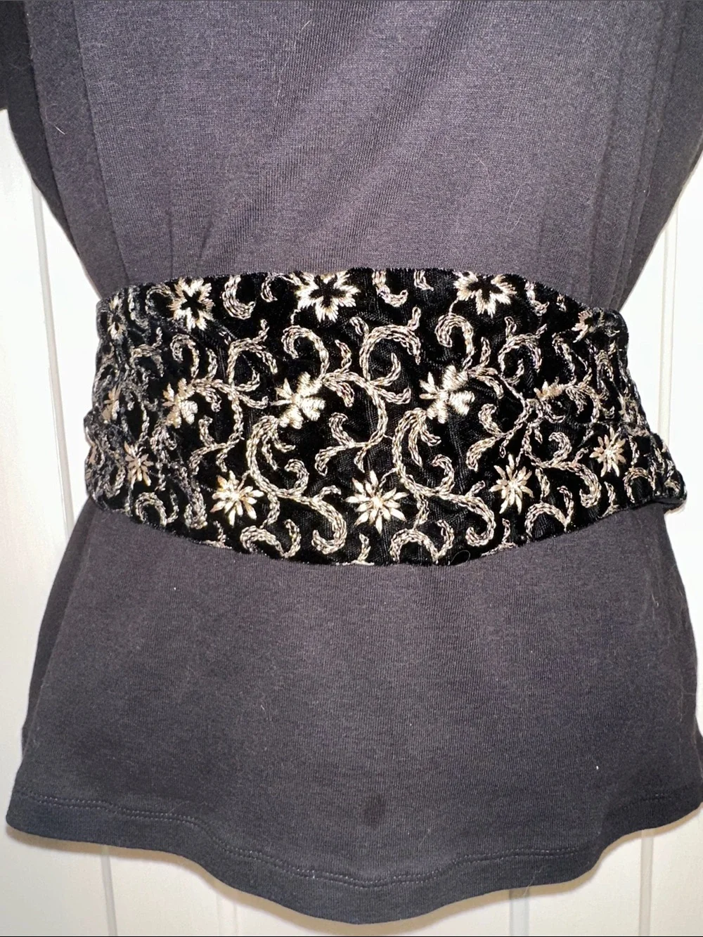 Vintage 80s/90s Gold Metallic Embroidered Black Velvet Wraparound Belt