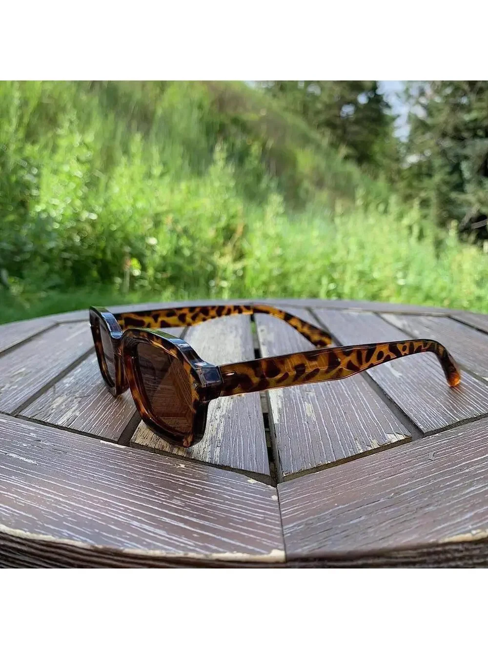 Vintage 90s y2k style square shaped leopard print sunglasses