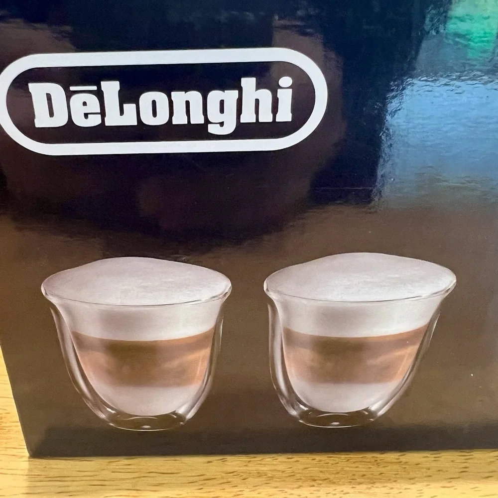 DeLonghi brand new