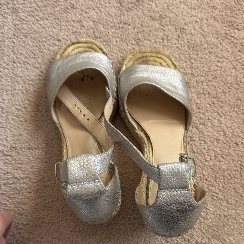 Vince Camuto step out