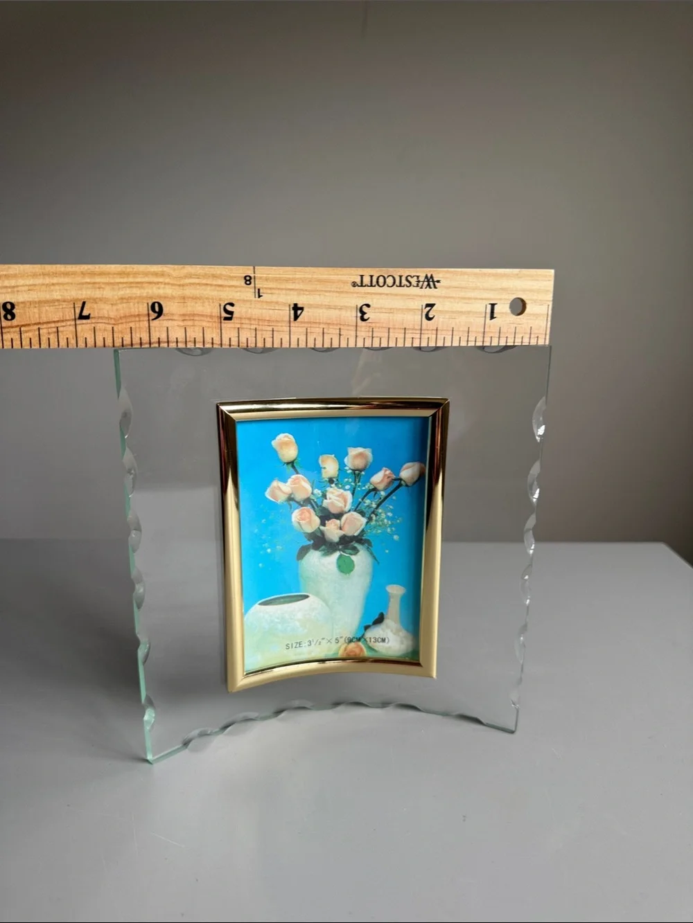 Vintage Curved Glass Photo Frame scalloped Edges Gold Color Trim Fits 3.5”x5”